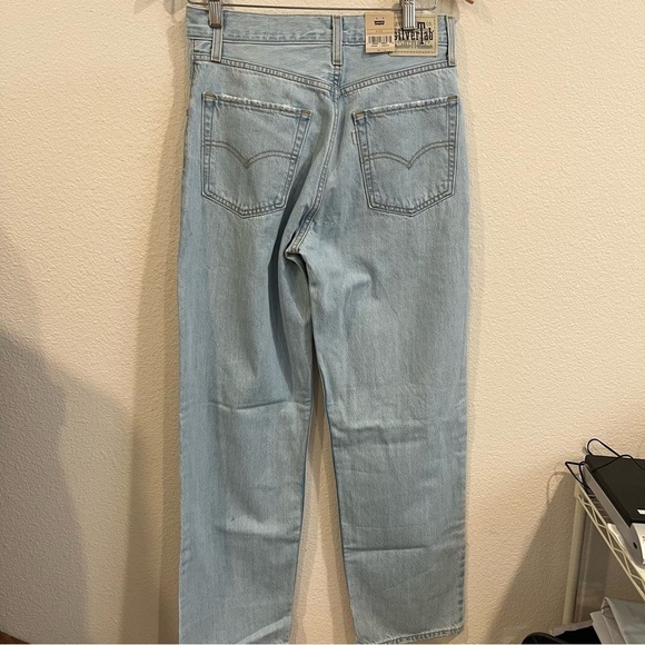 NEW Levi’s Silver Tab 90’s baggy jeans with distressing light wash size 27 - Picture 1 of 9